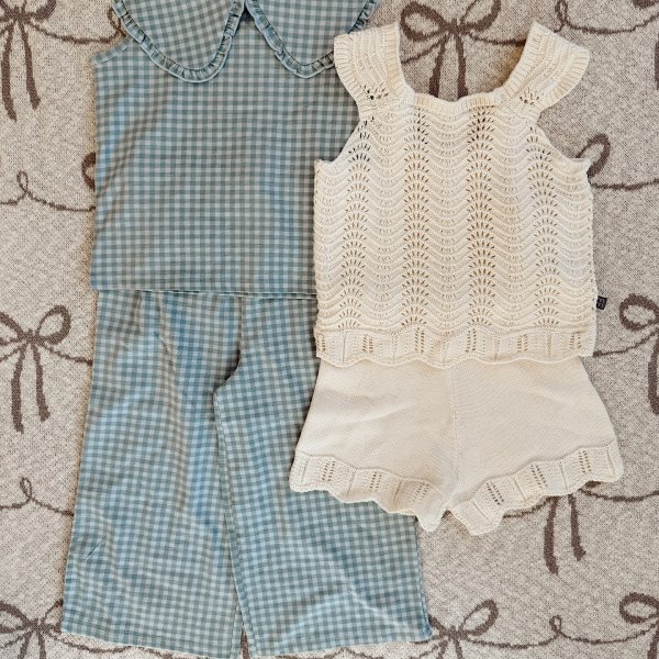 Photo from @hannaehenderson handle, with 2 products.