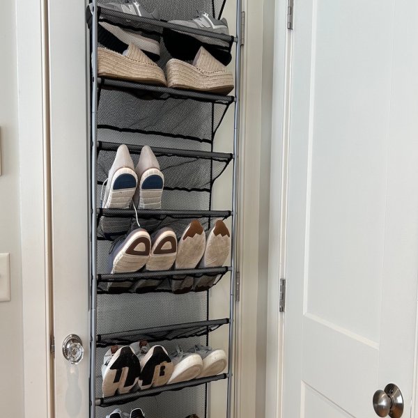 Photo from @eliedelaney  handle, with 1 product.