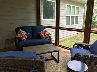 Better Homes Gardens Colebrook 4 Piece Wicker Patio Furniture Conversation Set With Swivel Chairs Walmart Com Walmart Com
