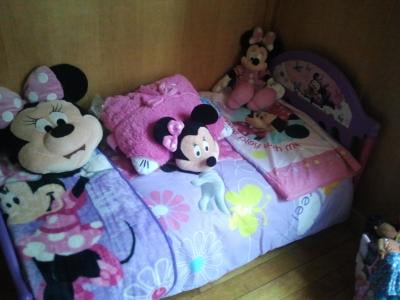 Delta Children Disney Minnie Mouse Plastic Toddler Bed Pink