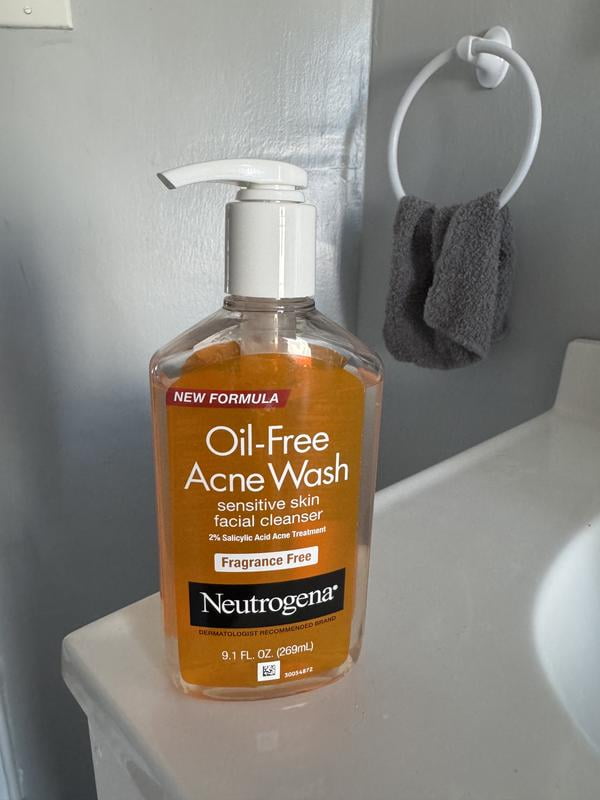 NEUTROGENA Oil-Free Acne Wash