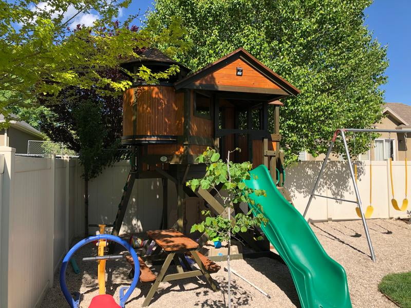 backyard discovery eagles nest playhouse