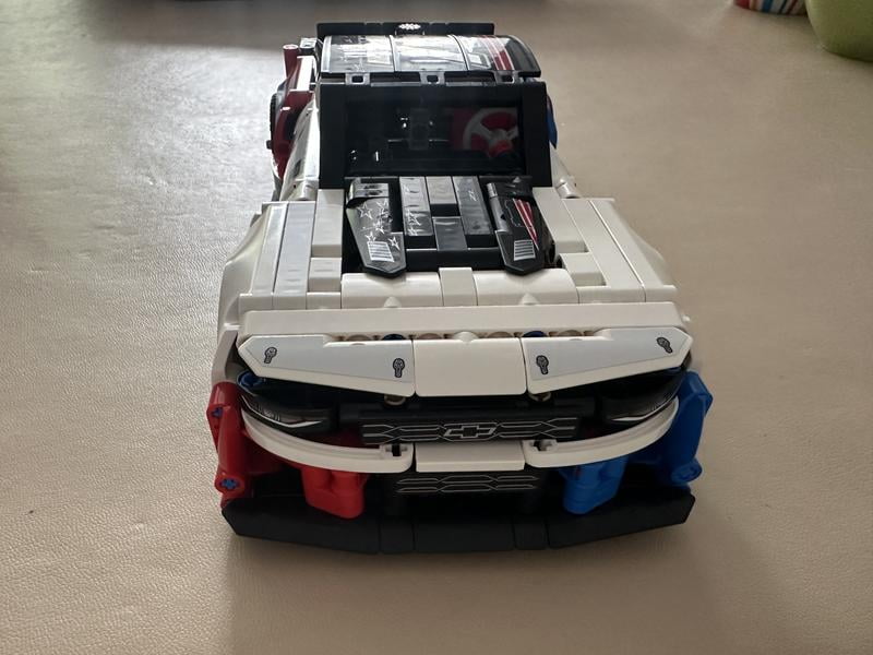 Lego Technic NASCAR Next Gen Chevrolet Camaro ZL1 42153