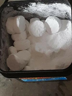 Roof Melt Tablets Pellet for Ice Melting Calcium Chloride 14-LB Bucket 60-Tablet