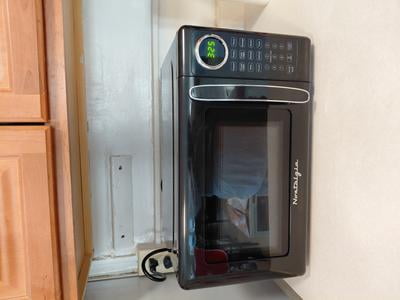 Nostalgia 0.7 cu ft Retro Microwave Oven, 700W Countertop