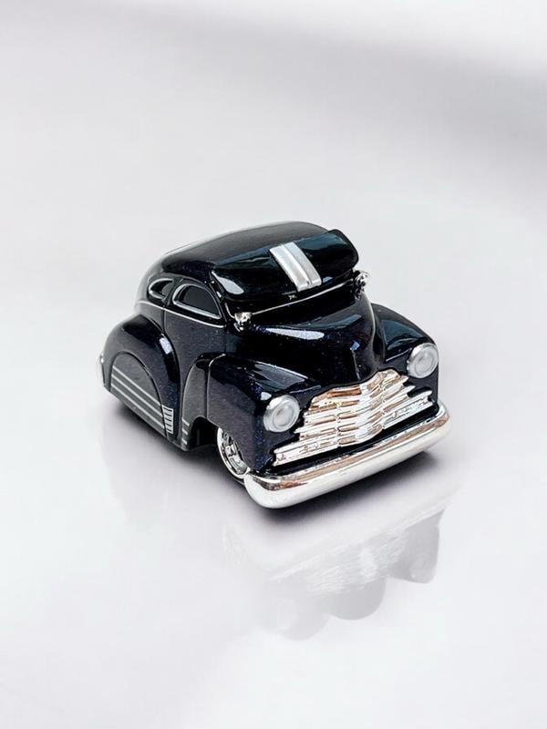 CarTuned Series 1 - 1947 Chevy Fleetline (Lowrider), Diecast