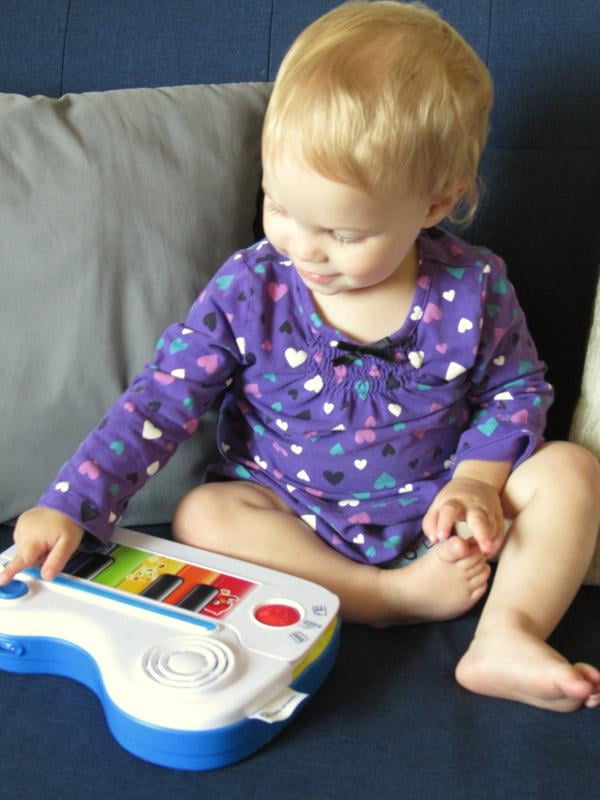 baby einstein flip and riff keytar