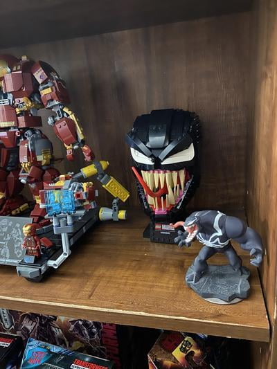 LEGO Marvel Spider-Man Venom Mask Set 76187 Collectible Set - Model Kit for  Adults to Build, Home Décor Creative Display, Movie Inspired Gift Idea for