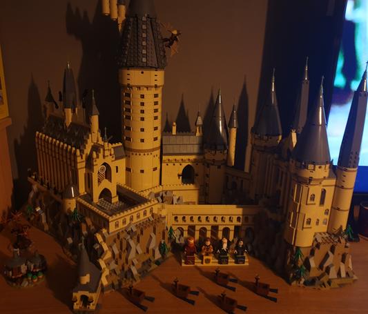 lego hogwarts castle weight