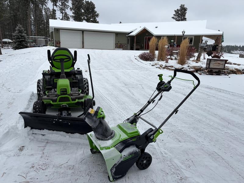 Greenworks SN60L02 Pro 60V 22-inch Single-Stage Cordless Electric