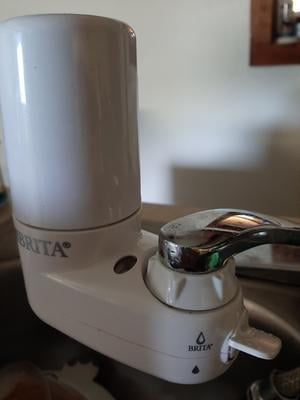 Brita Basic Faucet Mount System, Water Filter Reduces Lead and Chlorine,  White 