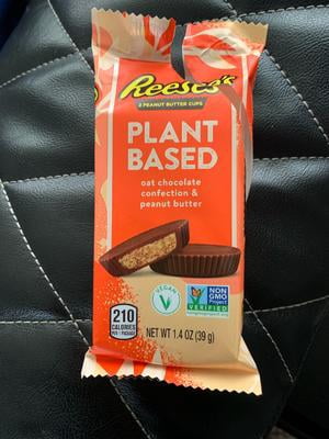 Reese's Plant Based Oat Chocolate Confection Peanut Butter Cups 1.4 oz -  Walmart.com