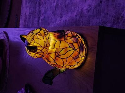 Stained Glass Cat Lamp – Vintage Animal Resin Night Light, Artistic Bedside Decor, Spooky Halloween Gift, Warm White Glow For Christmas, Bedroom, Shelf