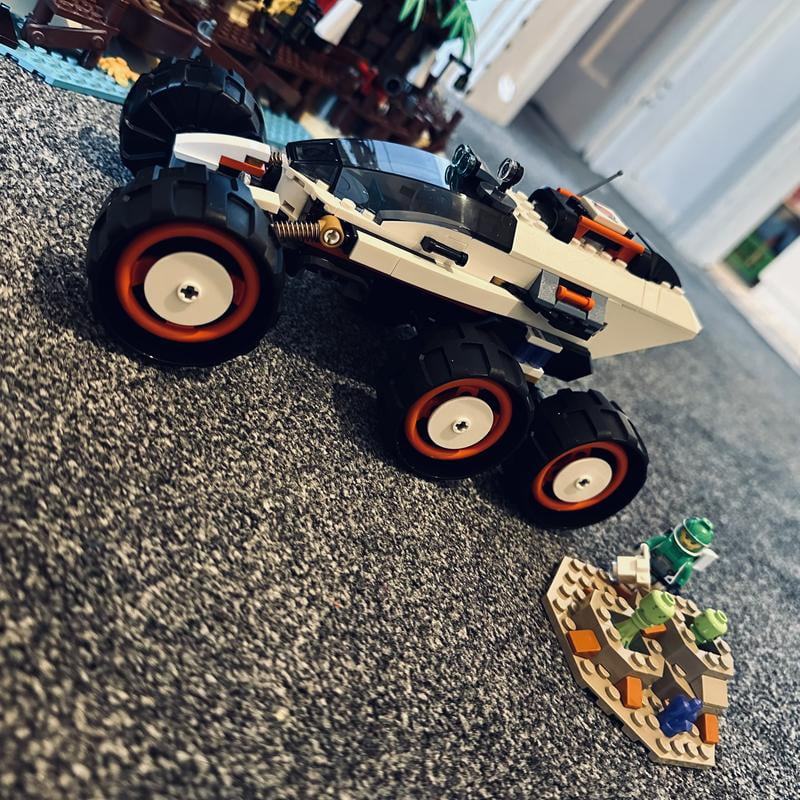 LEGO City Space Explorer Rover and Alien Toy, 60431, 2 Minifigs