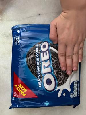 OREO, Chocolate Sandwich Cookies, 24.16 oz, Party Size - Walmart.com