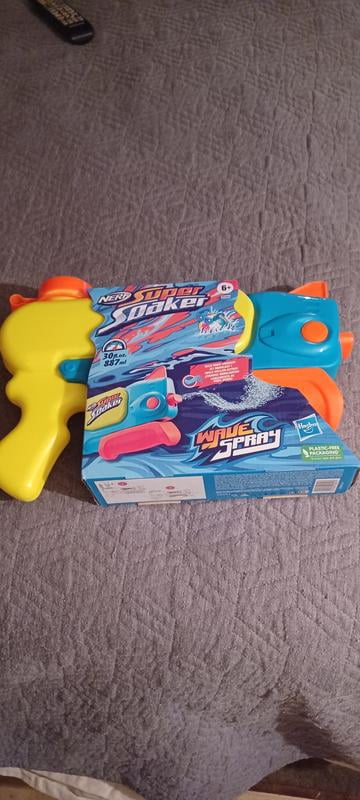 Hasbro Nerf Super Soaker Wave Spray - Water Blaster - Kids Pool Games Encourages Action, Challenges and Role Play - Gift Idea for Ages 6+ - for Boys