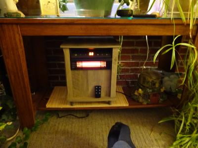 3 Heat+2 Fan settings Wood Finish Mainstays 6 Element Infrared Quartz Heater