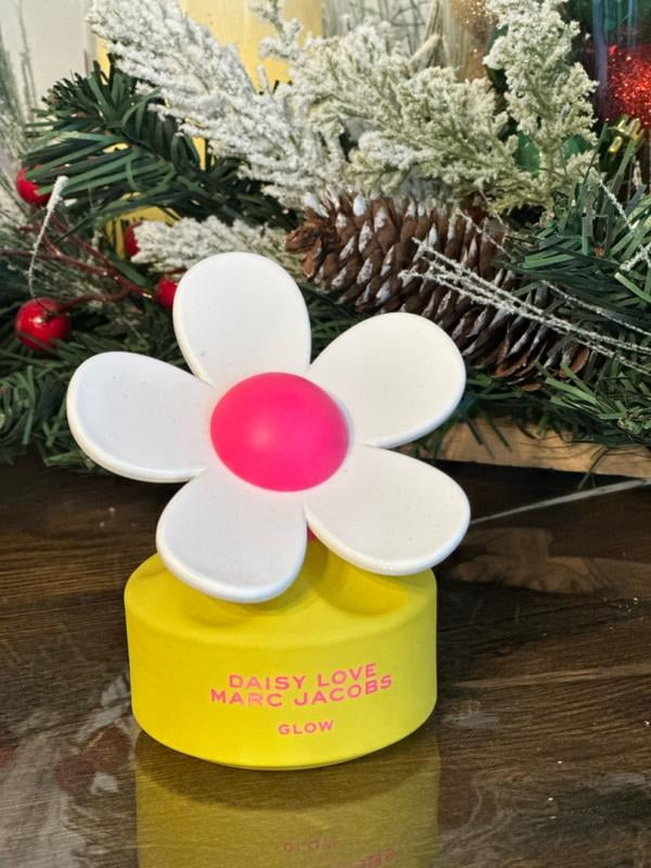 Marc Jacobs Ladies Daisy Love Glow EDT Spray 1.6 oz Fragrances