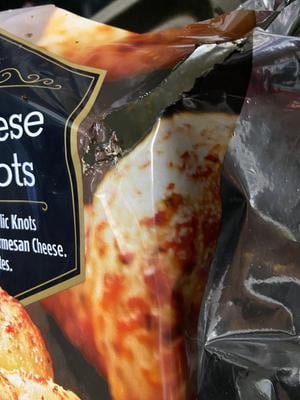 Marketside Three Cheese Garlic Knots 8 Count 12 1 Oz Walmart Com Walmart Com