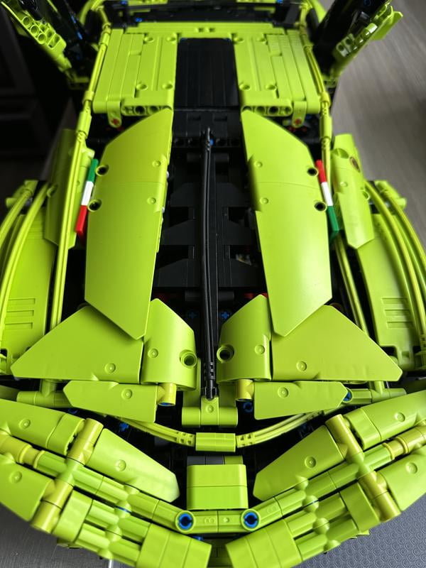 LEGO Technic Lamborghini Sián FKP 37 42115 - Super Car Model LEGO Technic Lamborghini Sián FKP 37 42115 - Super Car Model