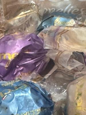 Merci LOVELIES White chocolate variety in a GIFT BOX 185g/6.53 oz