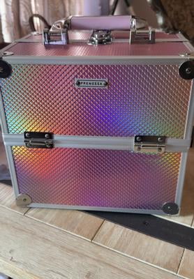 Velore Extra Large Lockable Makeup Case, Aluminum Frame