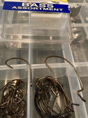 Eagle Claw Freshwater Bass Fishing Hooks Assortment Clam, 40 Piece - Walmart Business Supplies Eagle Claw Freshwater Bass Fishing Hooks Assortment Clam, 40 Piece - Walmart Business Supplies
