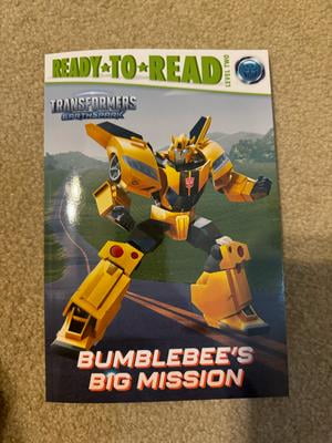 Transformers: Bumblebee [洋書] Amazon.com: Transformers Bumblebee: The Junior Novel