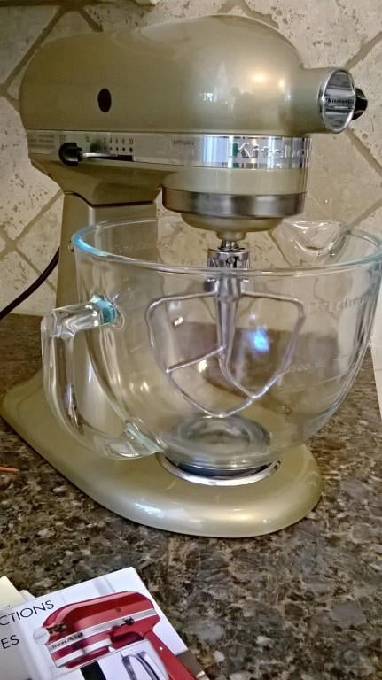 KitchenAid Artisan 5KSM175PSECZ (CHAMPAGNE) 5 Qt.Stand Mixer with TWO Bowls  220 VOLTS NOT