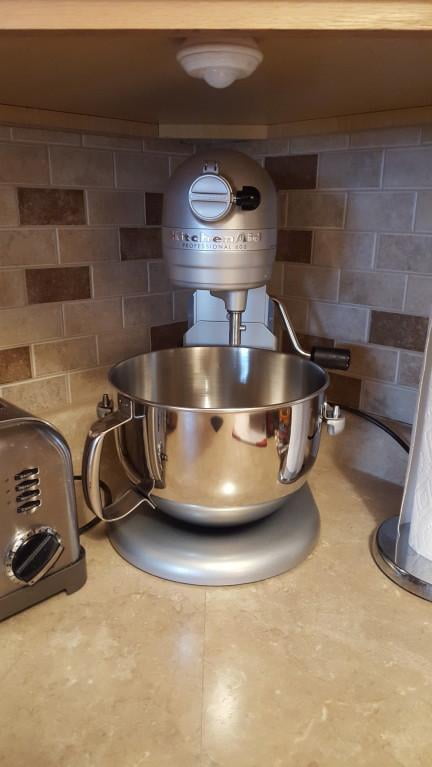 Kitchen Aid 6 Quart Stand Mixer-Pro 600-bowl Lift for Sale in San Jose, CA  - OfferUp