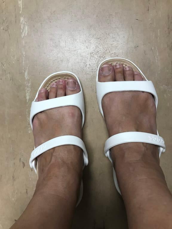 crocs cleo sandals size 8