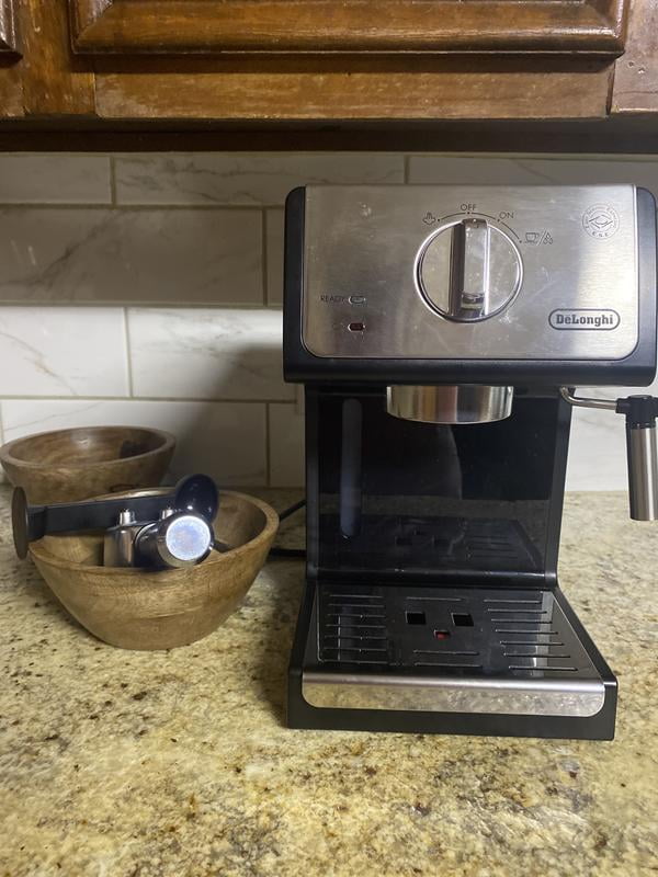 De'Longhi ECP3220 15-Bar Pump Espresso and Cappuccino Machine