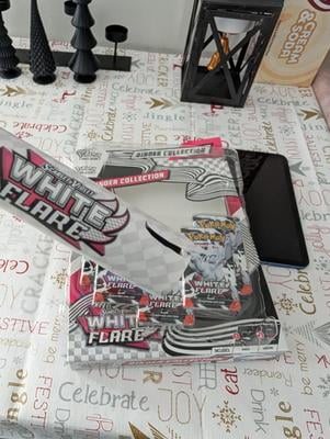 Pokmon Tcg Scarlet & Violet 10.5 White Flare Binder Collection Box Box -  Walmart.com