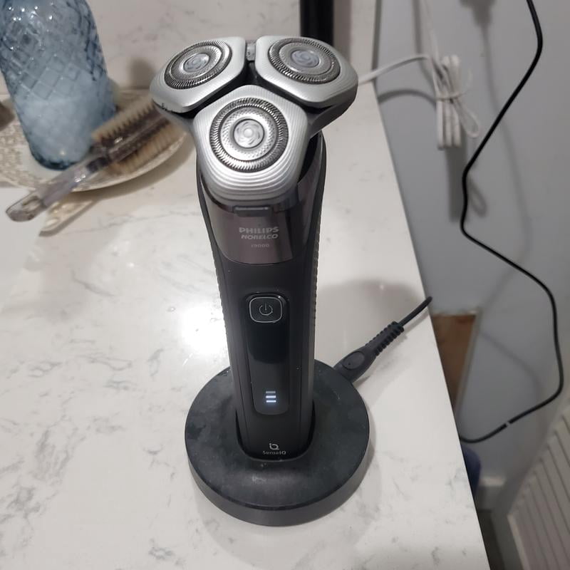 Philips Norelco Shaver Series 9400 Wet and Dry Electric Pop-up
