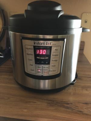 Instant Pot LUX60 Red Stainless Steel 6 Qt 6-in-1 Multi-Use Programmable Pressure  Cooker, Slow Cooker, Rice Cooker, Saute, Steamer, and Warmer 