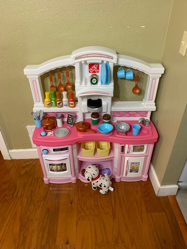 step2 fun with friends kitchen pink with 24 piece accessory set