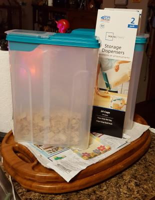 Mainstays 4400 ml Plastic Cereal Keeper, Clear Container with Clear & Small  Grey Flip Lid 