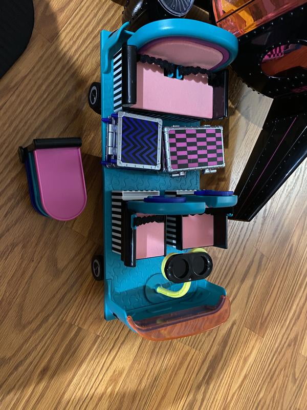 LOL Surprise OMG Remix: 4-in-1 Plane Playset with Music