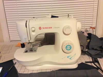 Singer Simple 3337 Mechanical Sewing Machine, Red