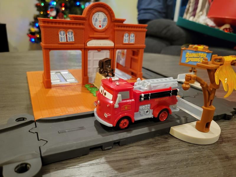 カーズ RED'S FIRE STATION プレイセット カーズ　マテル Mattel Disney Pixar Cars on the Road 2022/23 Red's Fire