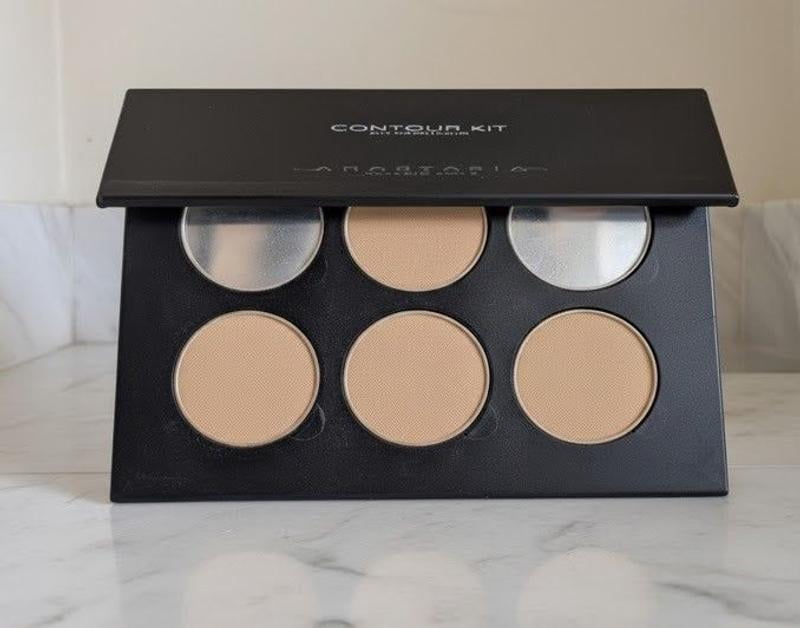 Anastasia Beverly Hills All-in-One Contour Kit, Light to Medium