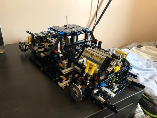 LEGO 42083 Technic Bugatti Chiron – Supersport – Modellino da collezione  esclusivo per esperti – Giochi e Prodotti per l'Età Evolutiva