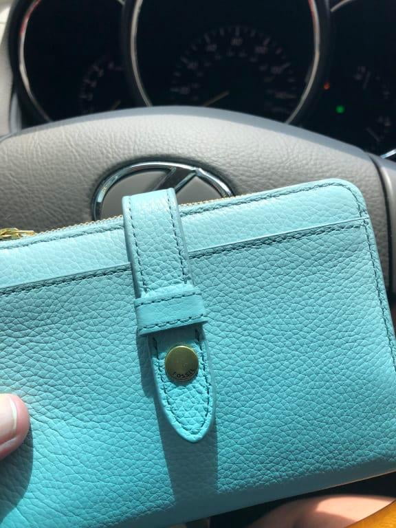 Fossil fiona cheap clutch