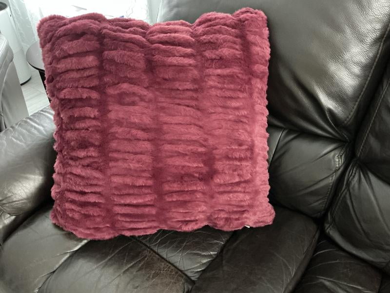 Member's Mark 2-Pack Ruched Faux Fur Decorative Pillows, 22