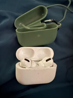 Apple AirPods Pro (2nd Generation) with MagSafe Wireless