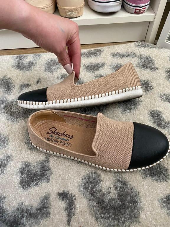 cleo stitch skechers