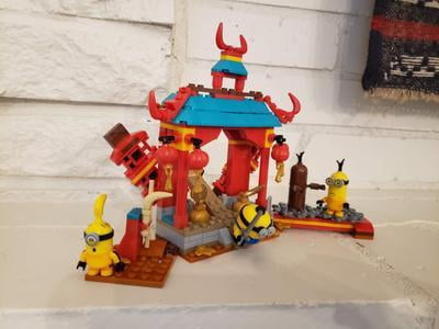LEGO Minions: The Rise of Gru Kung Fu Battle Toy Temple Set with