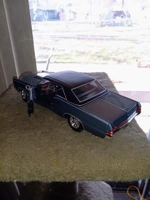 Maisto 1965 Pontiac GTO, Hurst Edition, 1:18, Assorted Colours