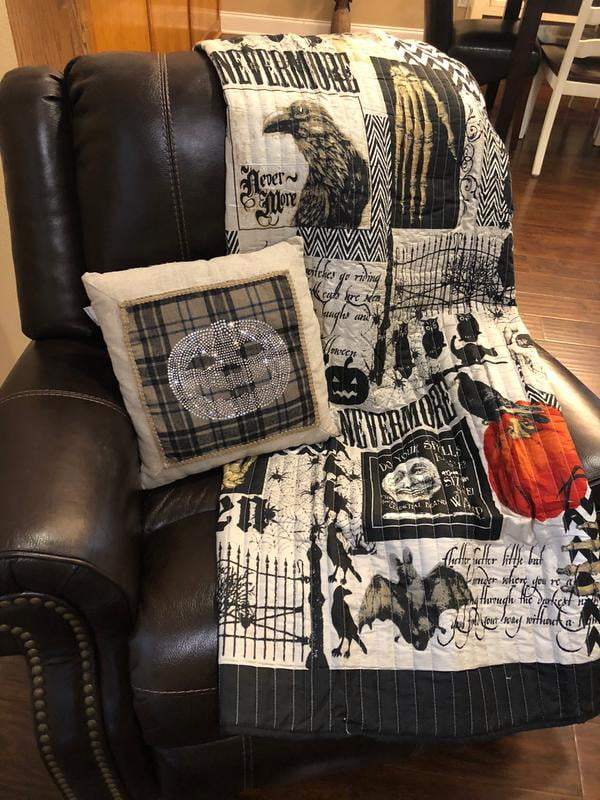 The Lakeside Collection Nevermore Halloween Quilt Set Full/Queen
