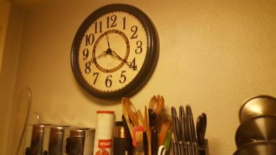 Quality Quartz Movement Details about   20-Inch Classic Vintage Style Calendar Wall Clock 